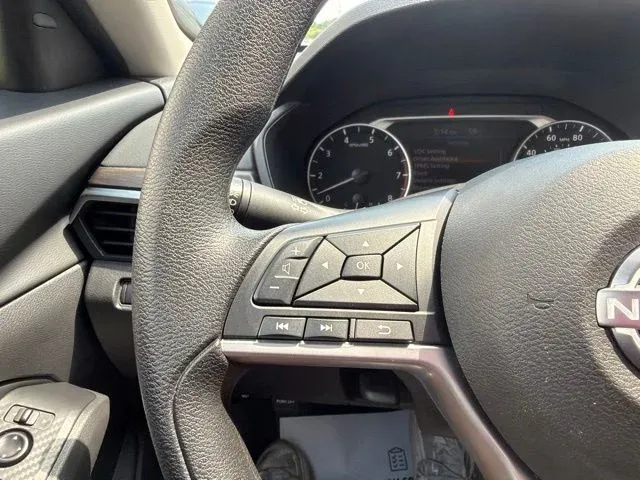 2025 Nissan Altima 2.5 SV thumbnail 34