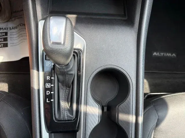 2025 Nissan Altima 2.5 SV thumbnail 38