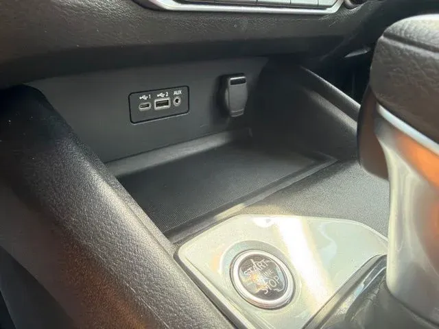 2025 Nissan Altima 2.5 SV thumbnail 39