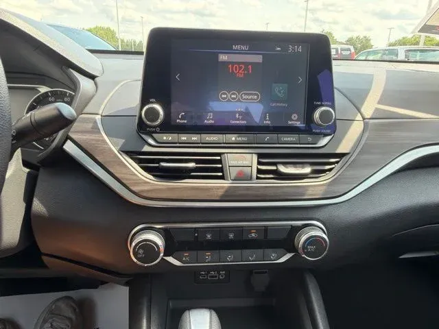 2025 Nissan Altima 2.5 SV thumbnail 40