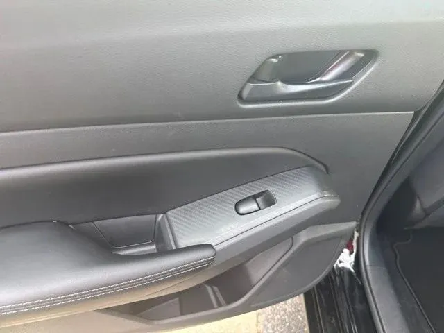 2025 Nissan Altima 2.5 SV thumbnail 15