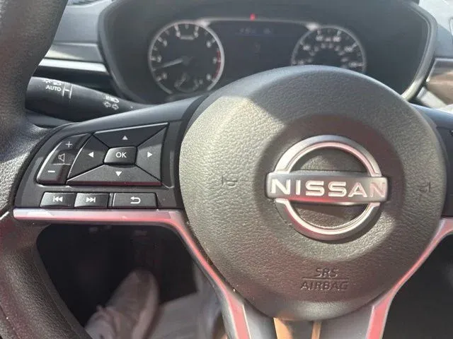 2025 Nissan Altima 2.5 SV thumbnail 29