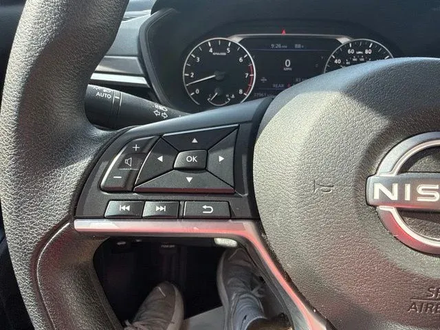 2025 Nissan Altima 2.5 SV thumbnail 30