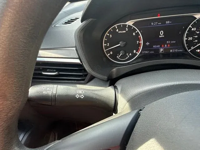 2025 Nissan Altima 2.5 SV thumbnail 32