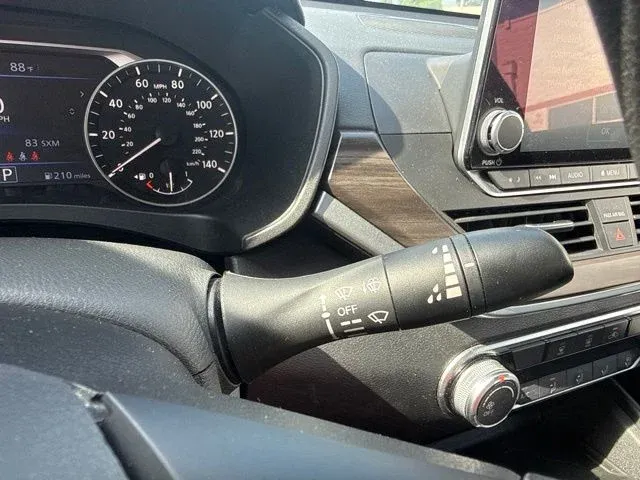 2025 Nissan Altima 2.5 SV thumbnail 33