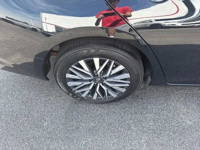 2025 Nissan Altima 2.5 SV thumbnail 9