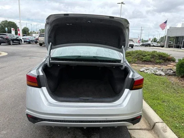 2025 Nissan Altima 2.5 SV thumbnail 13
