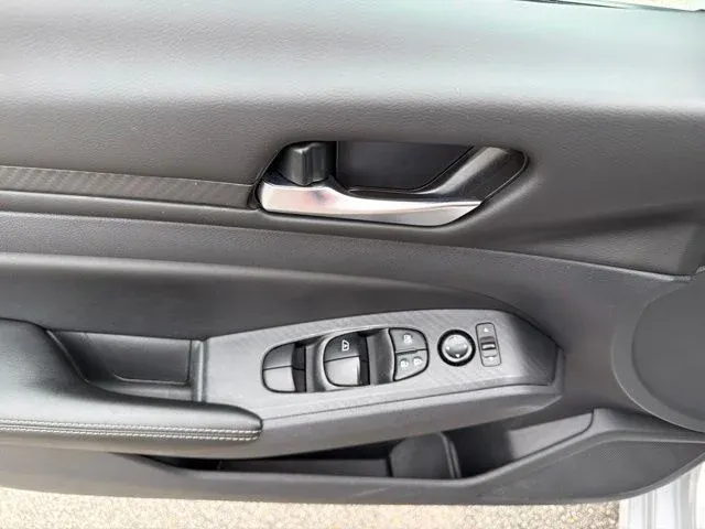 2025 Nissan Altima 2.5 SV thumbnail 26