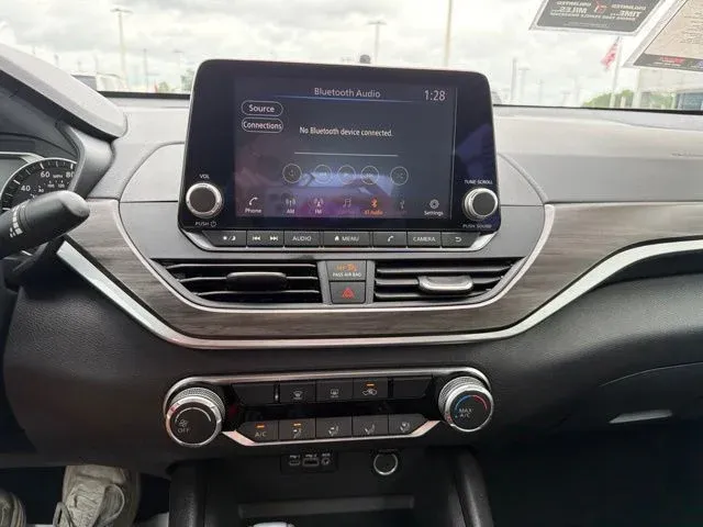 2025 Nissan Altima 2.5 SV thumbnail 42