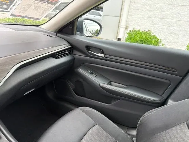 2025 Nissan Altima 2.5 SV thumbnail 43