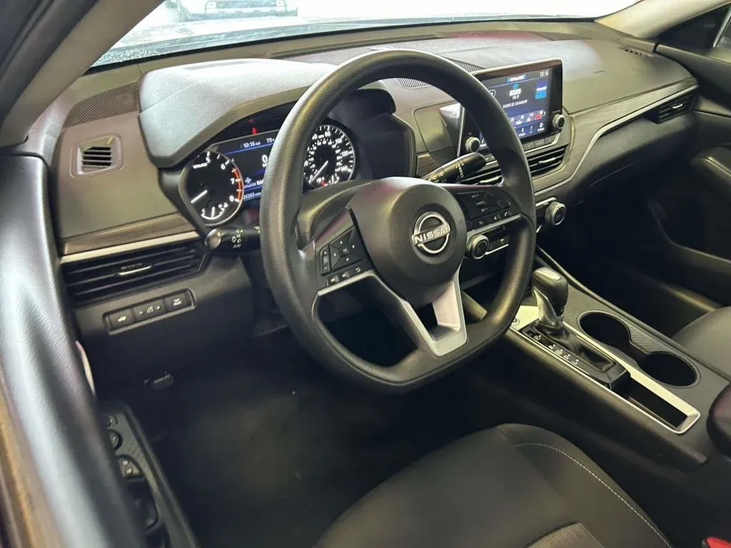 2025 Nissan Altima 2.5 SV thumbnail 12