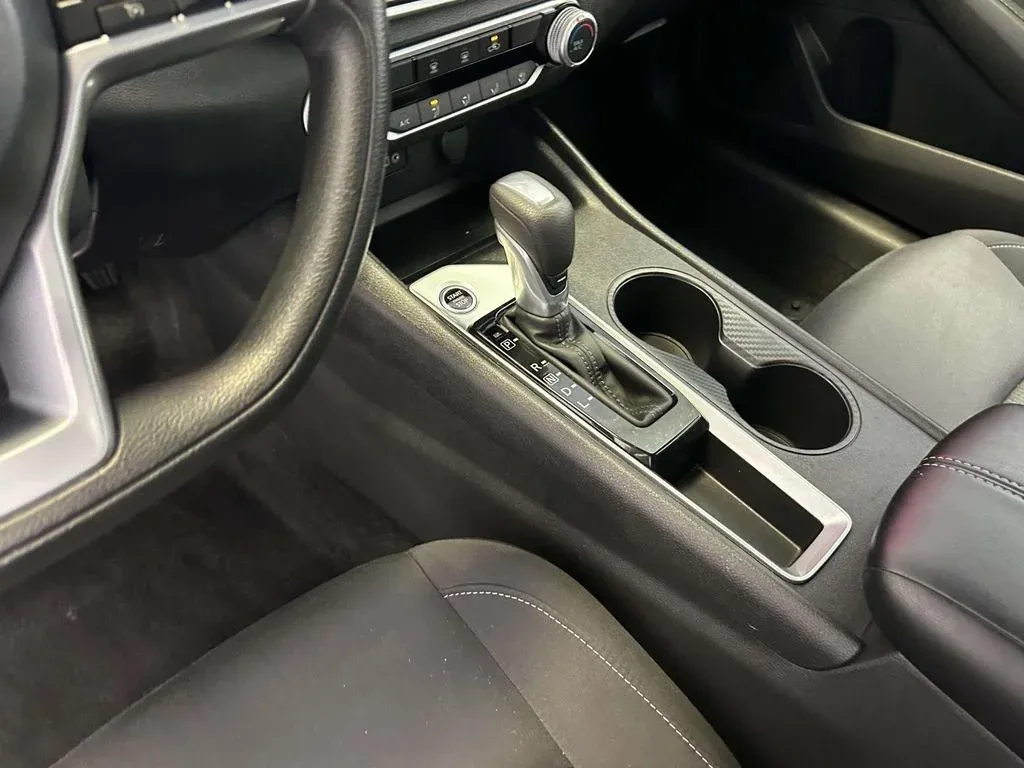 2025 Nissan Altima 2.5 SV thumbnail 18