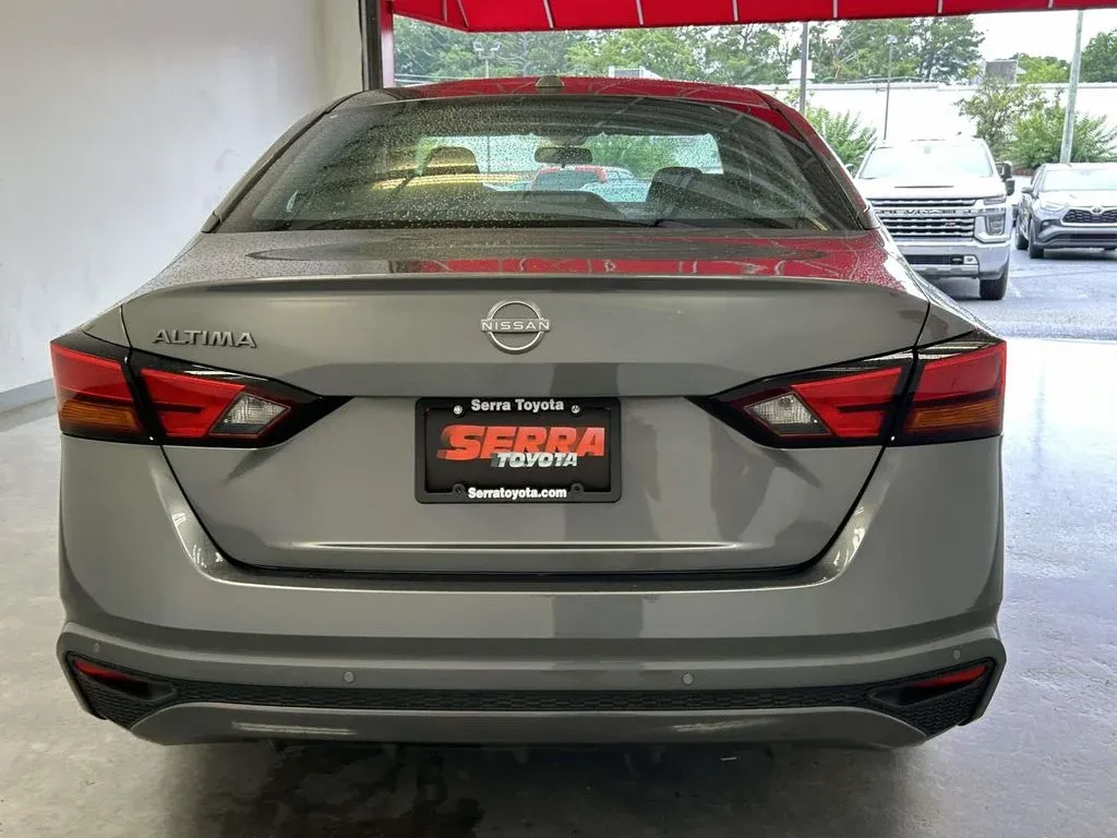 2025 Nissan Altima 2.5 SV thumbnail 4