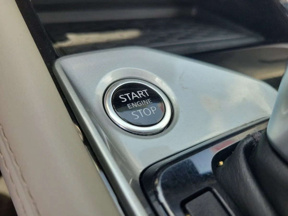 2025 Nissan Altima SL thumbnail 14
