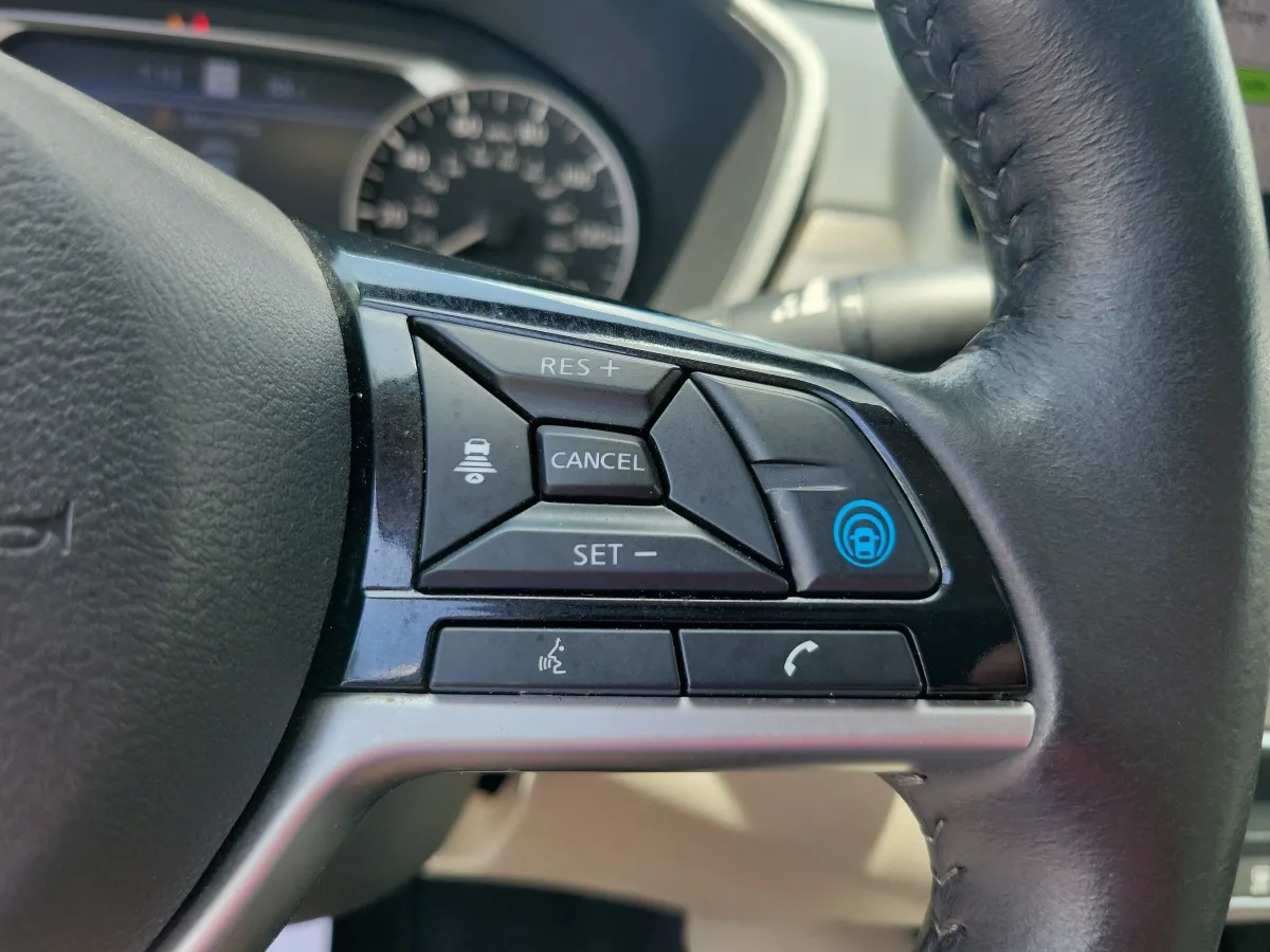 2025 Nissan Altima SL thumbnail 20