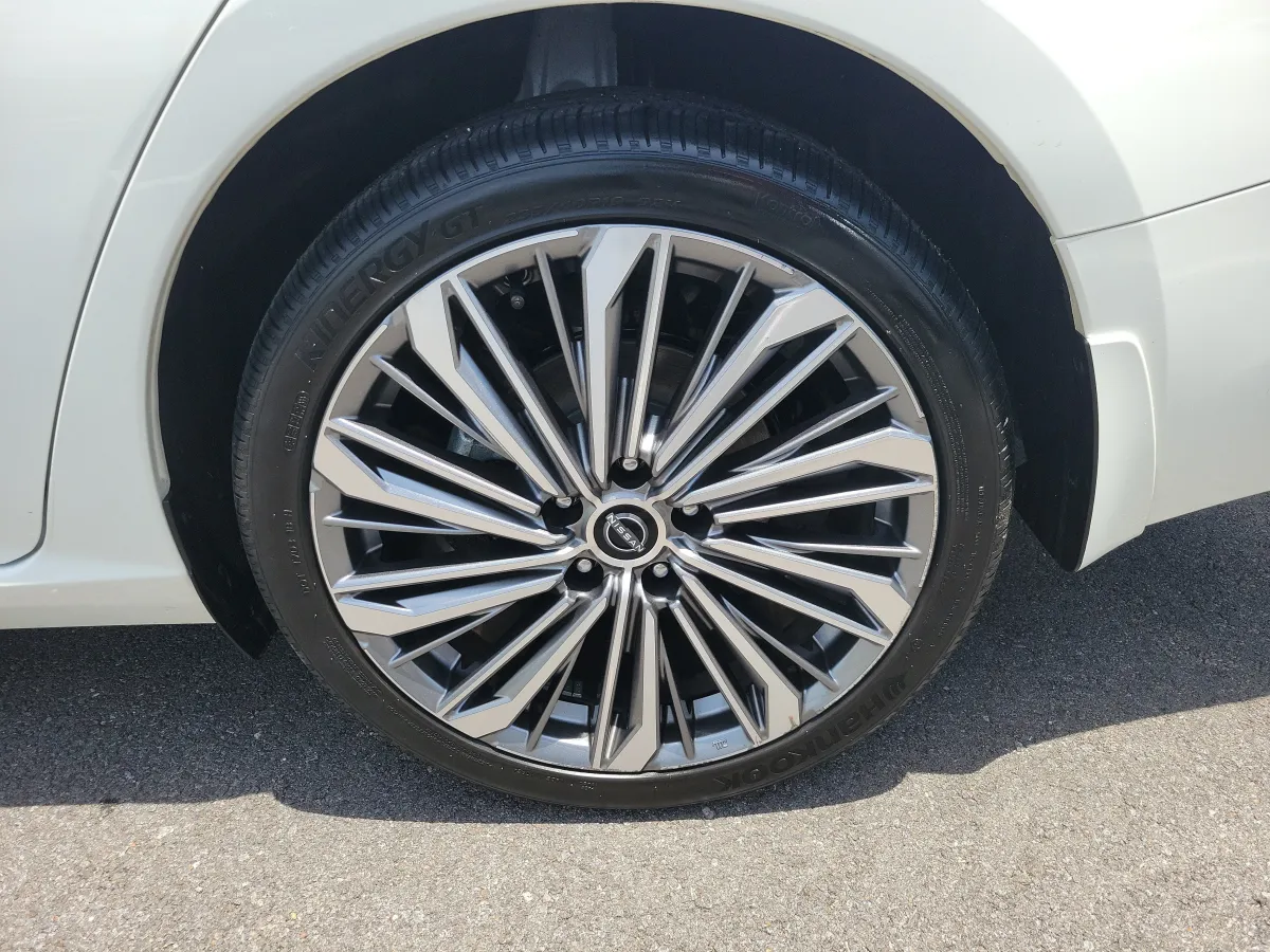 2025 Nissan Altima SL thumbnail 27