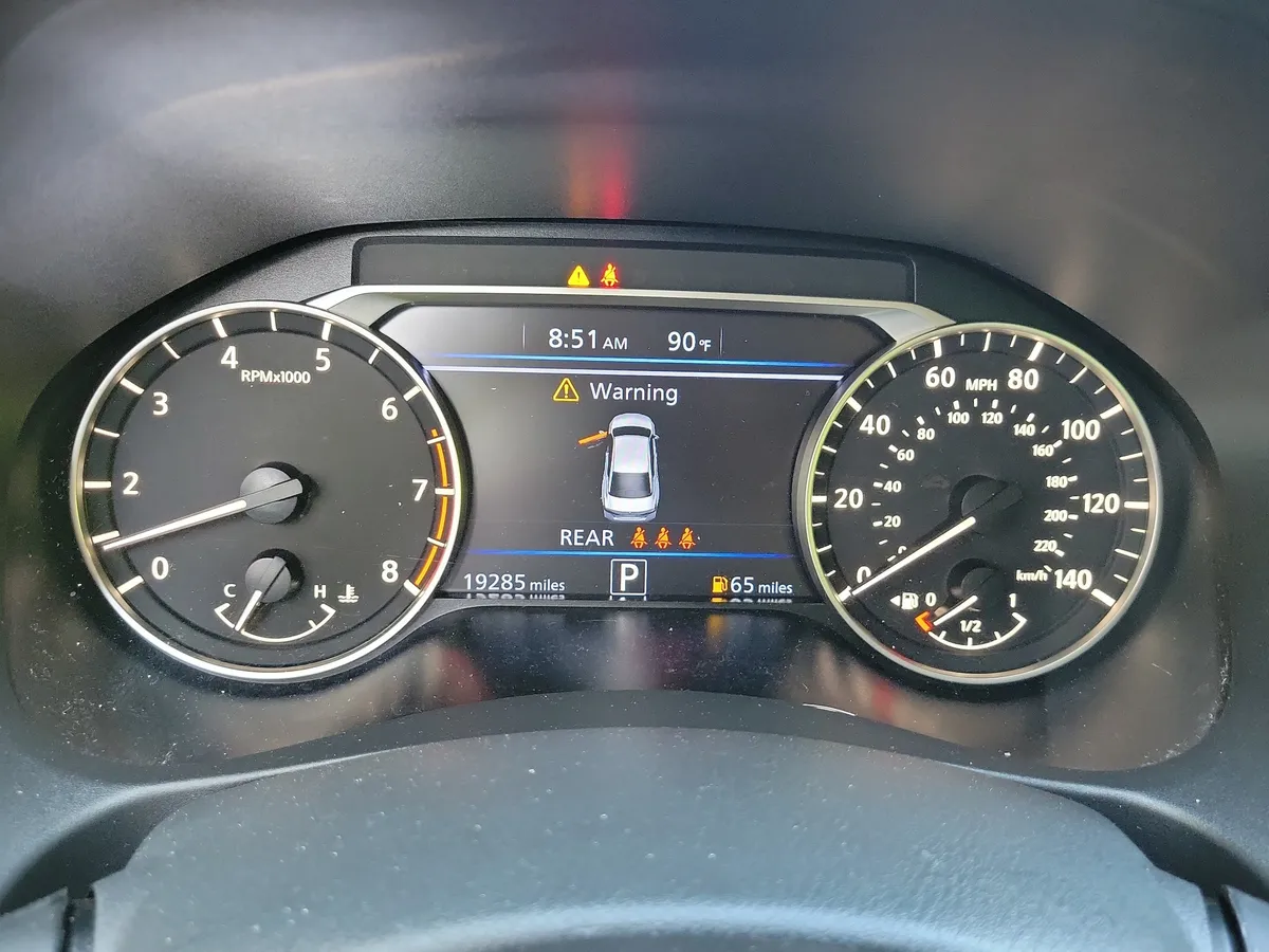 2025 Nissan Altima SV thumbnail 23