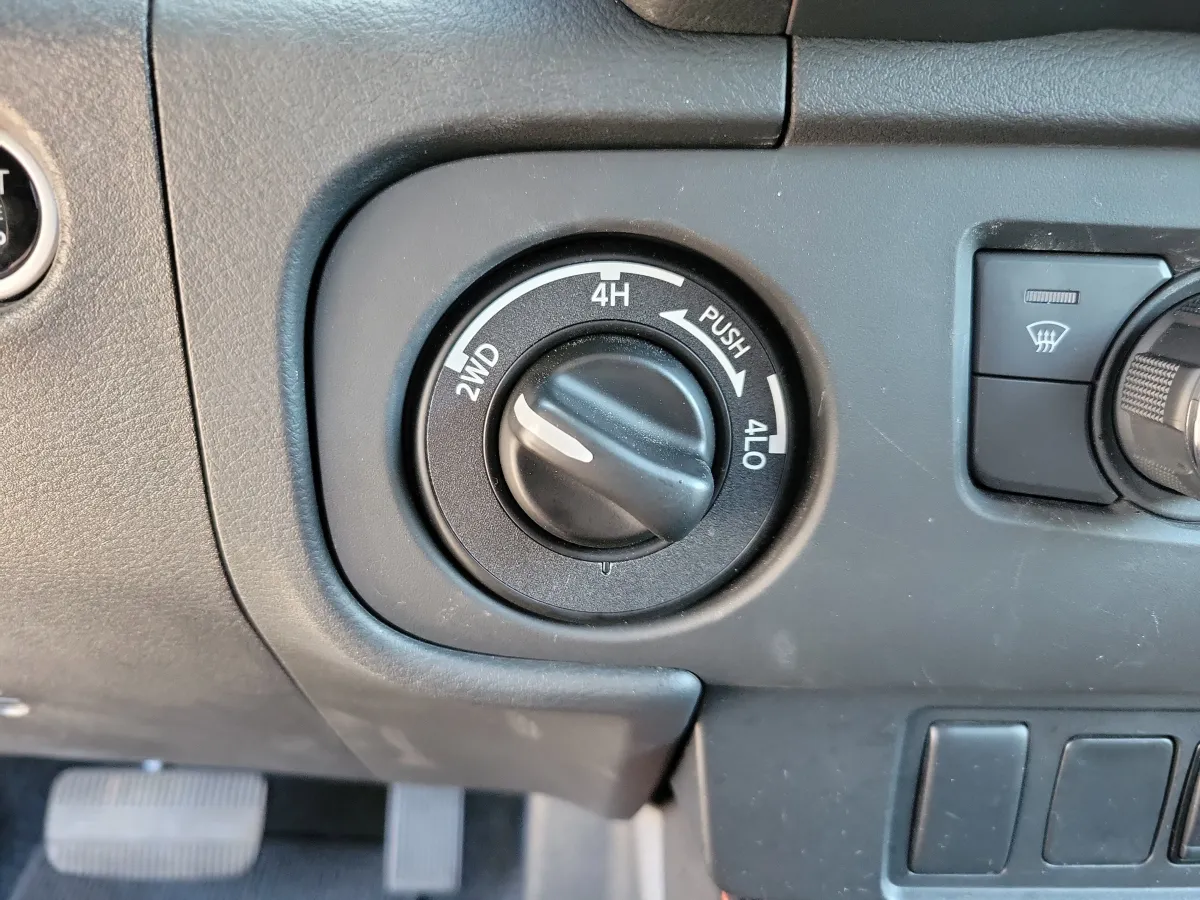 2025 Nissan Frontier PRO-4X thumbnail 13