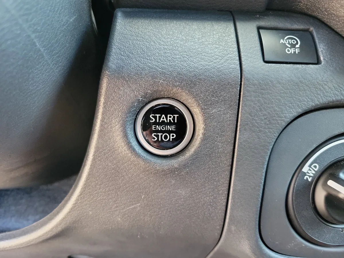 2025 Nissan Frontier PRO-4X thumbnail 14