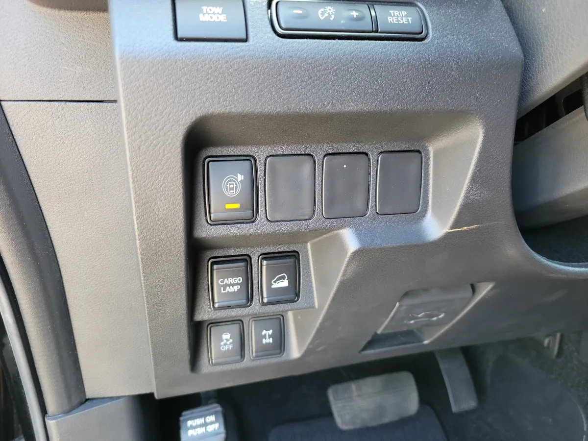 2025 Nissan Frontier PRO-4X thumbnail 18