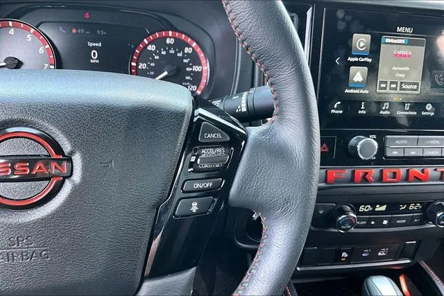 2025 Nissan Frontier PRO-4X thumbnail 11