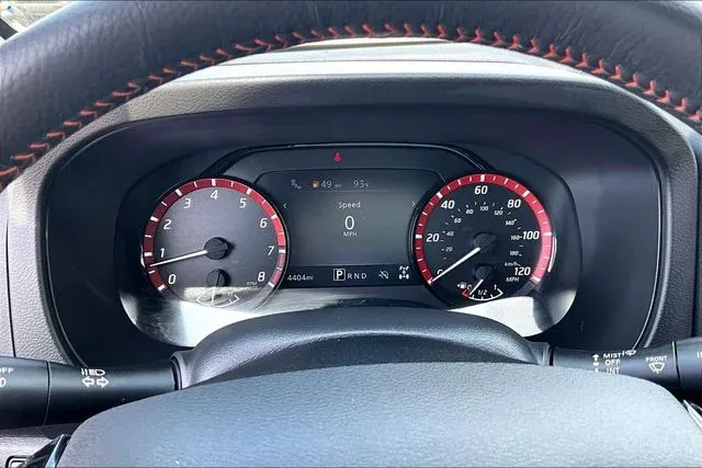 2025 Nissan Frontier PRO-4X thumbnail 12