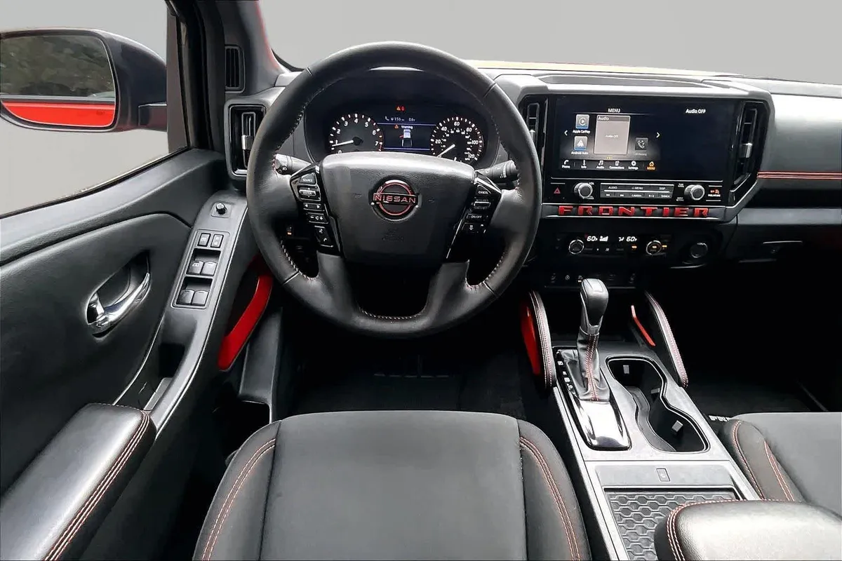 2025 Nissan Frontier PRO-X thumbnail 11