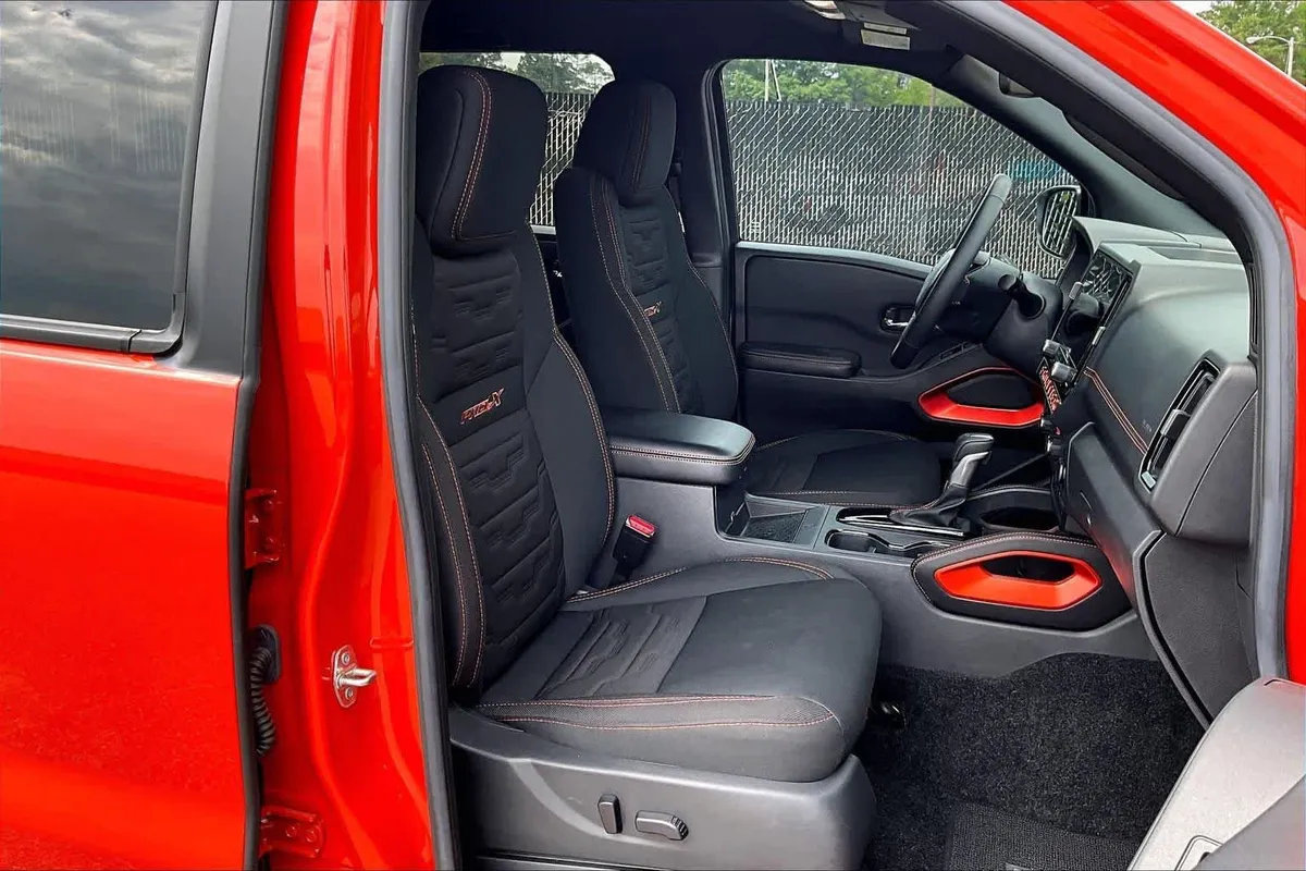 2025 Nissan Frontier PRO-X thumbnail 16
