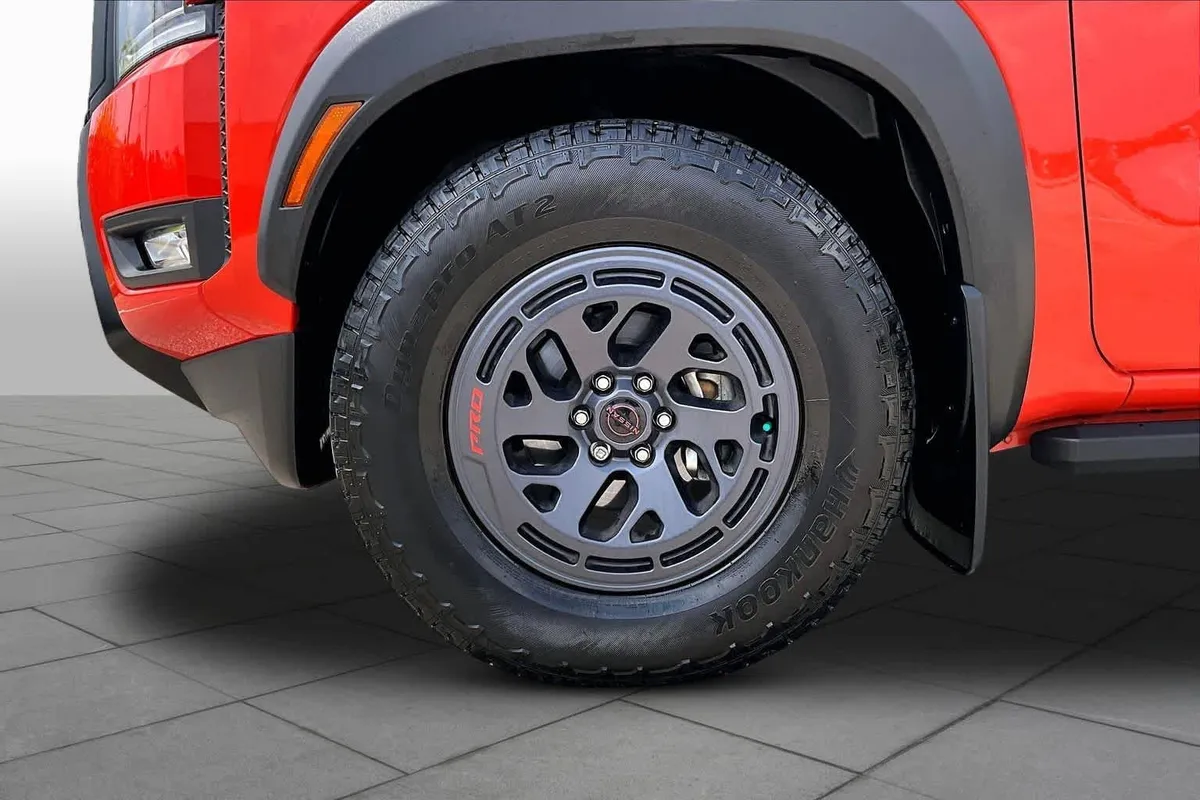 2025 Nissan Frontier PRO-X thumbnail 19