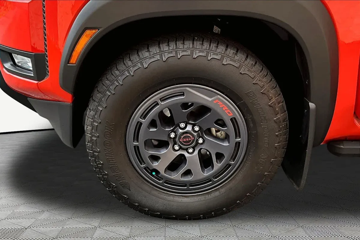 2025 Nissan Frontier PRO-X thumbnail 20