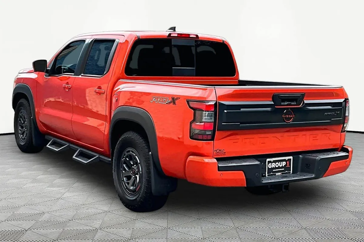 2025 Nissan Frontier PRO-X thumbnail 22