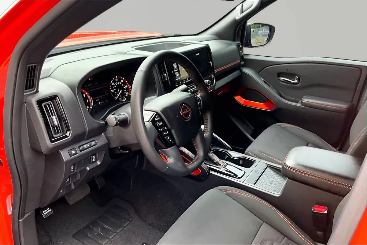 2025 Nissan Frontier PRO-X thumbnail 30