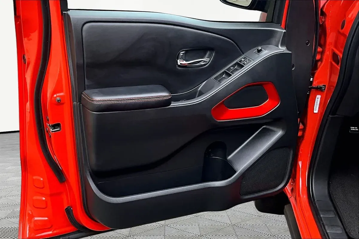 2025 Nissan Frontier PRO-X thumbnail 37