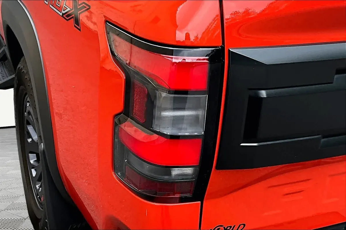 2025 Nissan Frontier PRO-X thumbnail 47