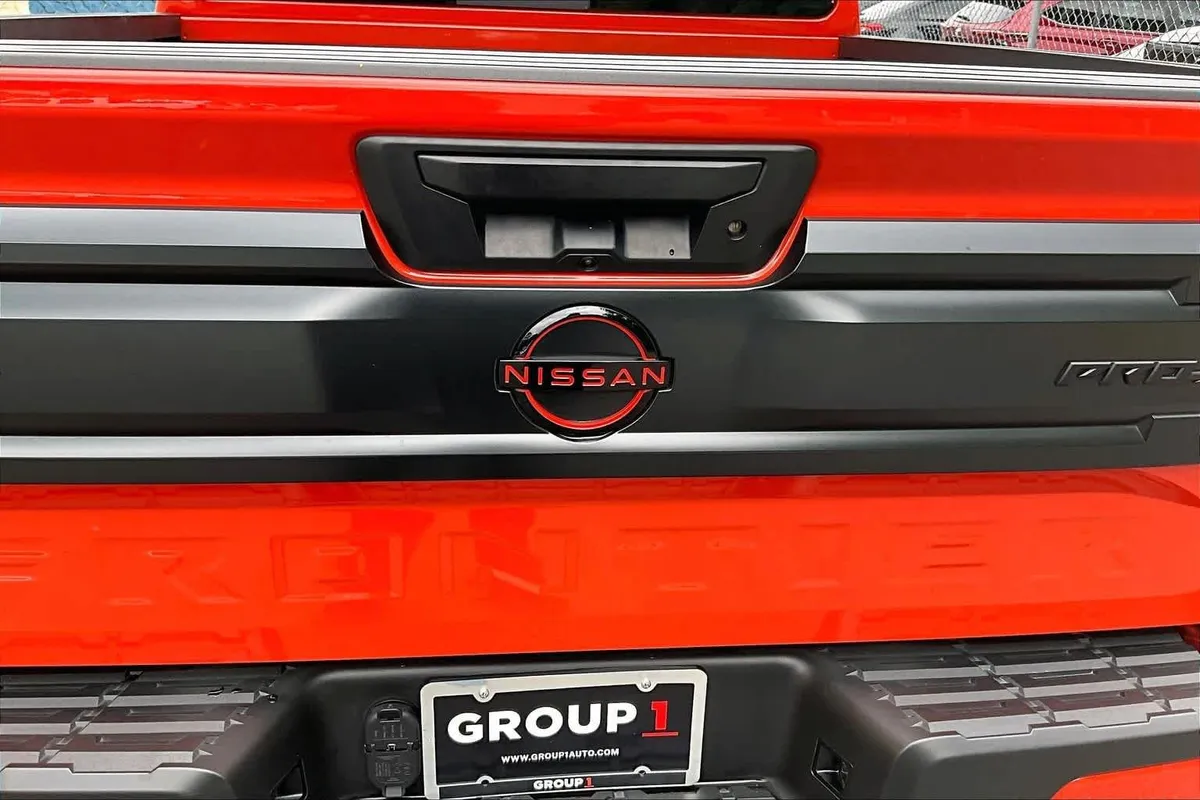 2025 Nissan Frontier PRO-X thumbnail 50
