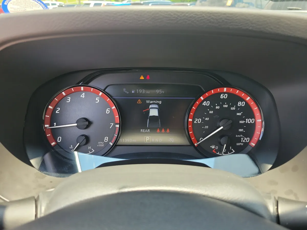 2025 Nissan Frontier PRO-X thumbnail 18