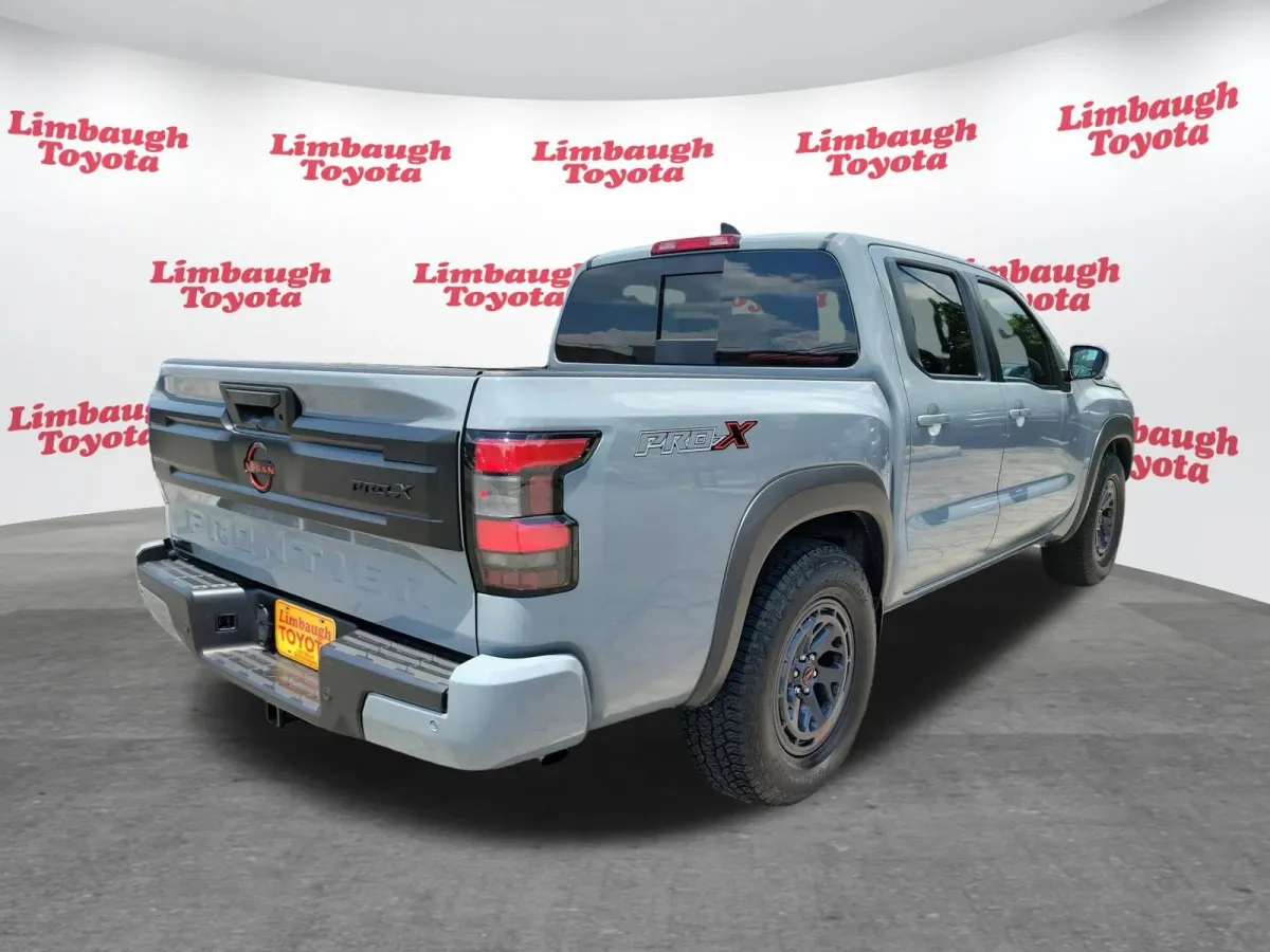 2025 Nissan Frontier PRO-X thumbnail 22