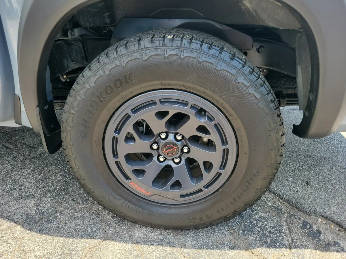 2025 Nissan Frontier PRO-X thumbnail 25