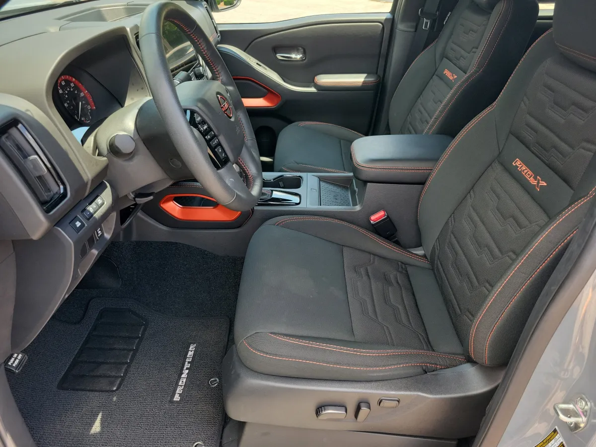 2025 Nissan Frontier PRO-X thumbnail 5