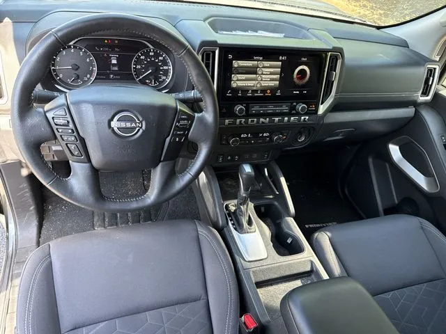 2025 Nissan Frontier SV thumbnail 18