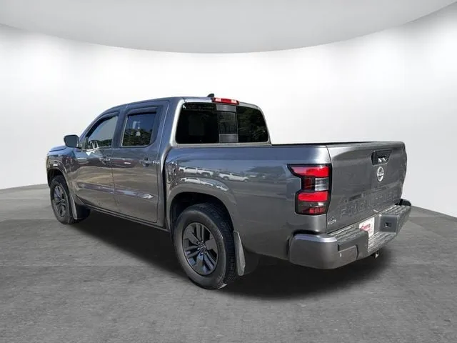 2025 Nissan Frontier SV thumbnail 7