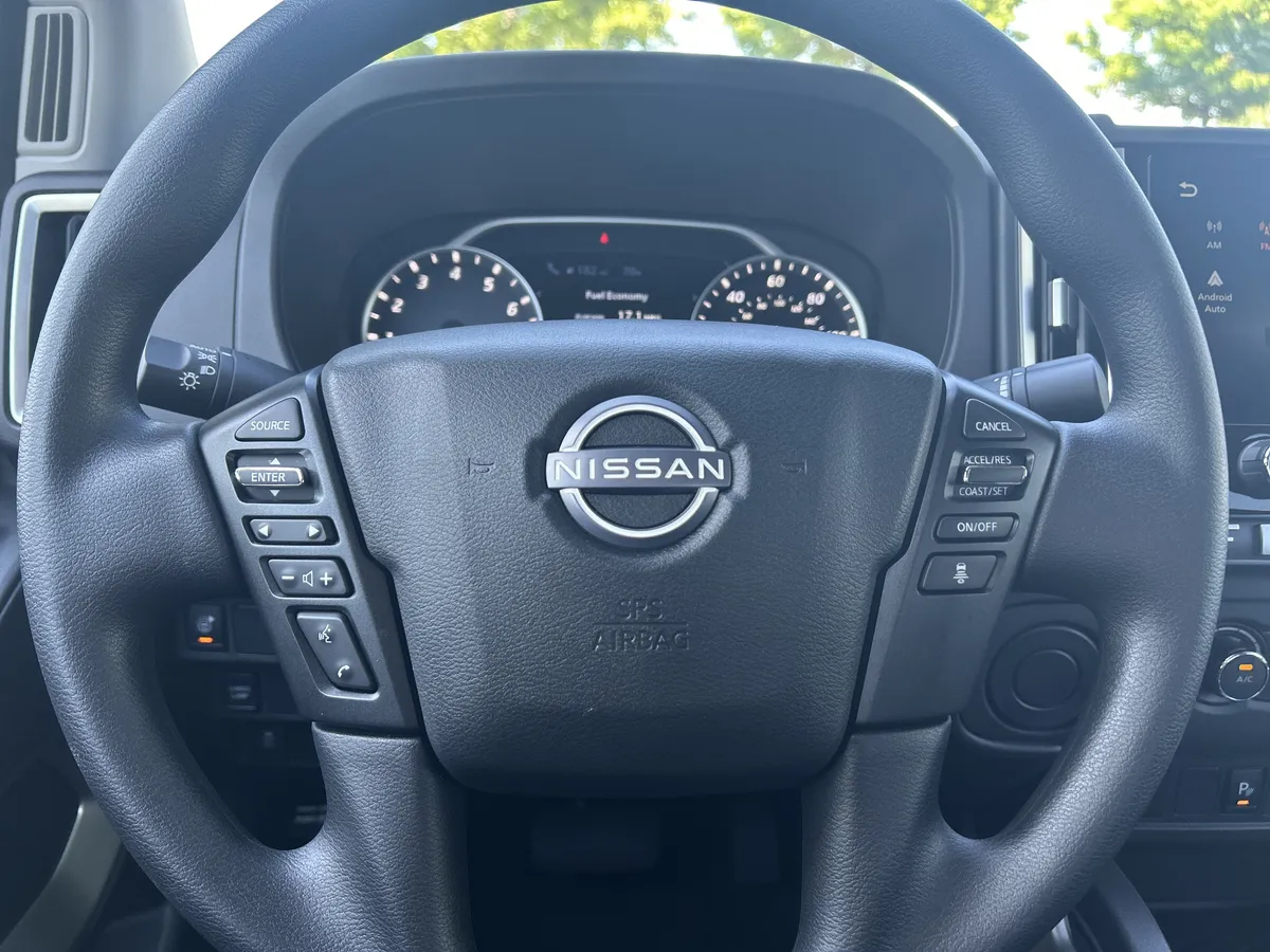 2025 Nissan Frontier SV thumbnail 17
