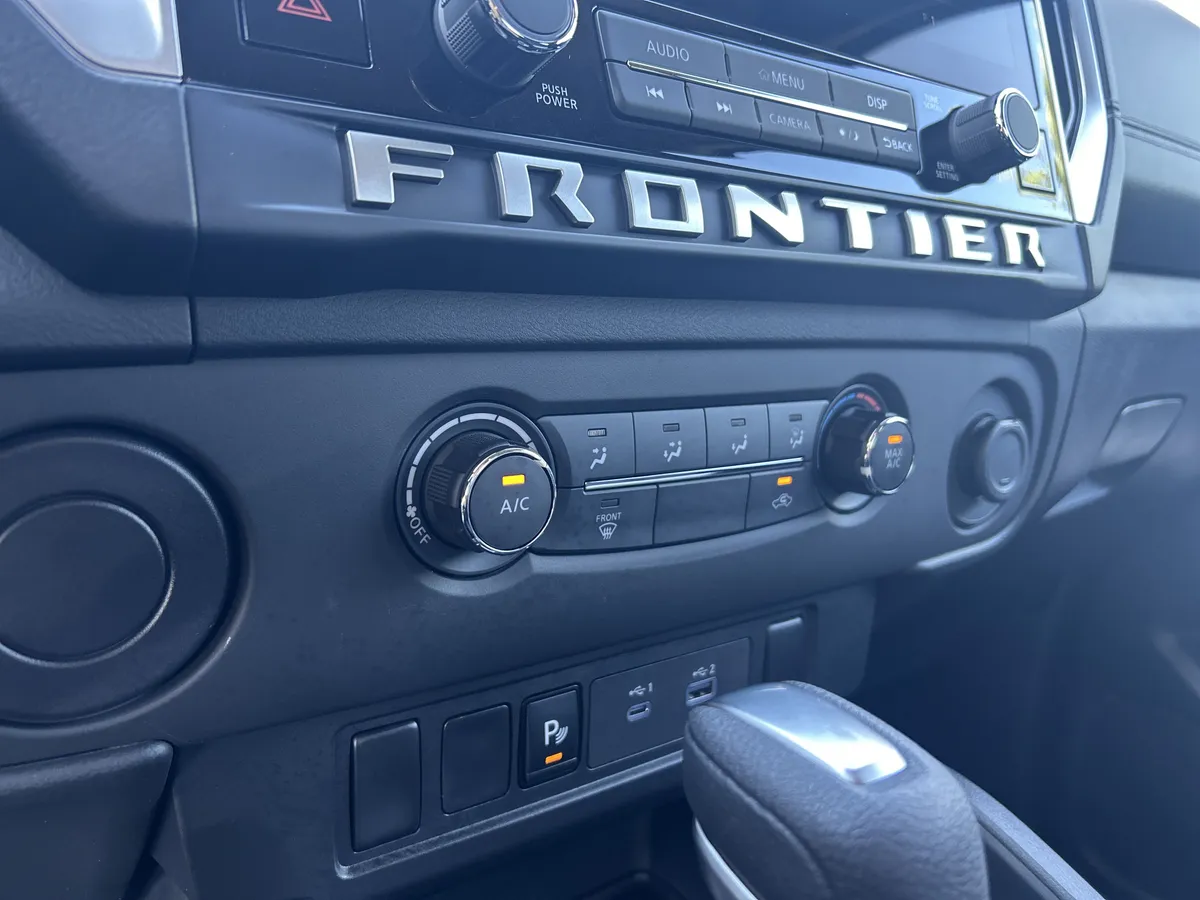 2025 Nissan Frontier SV thumbnail 24