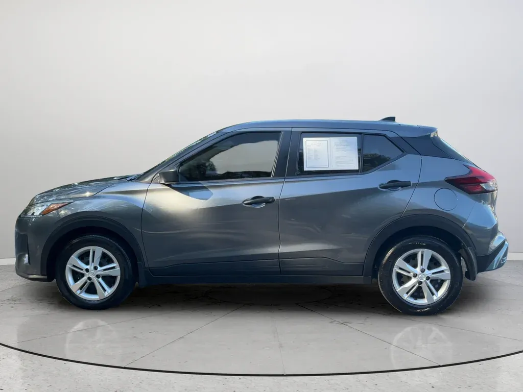 2025 Nissan Kicks Play S thumbnail 10