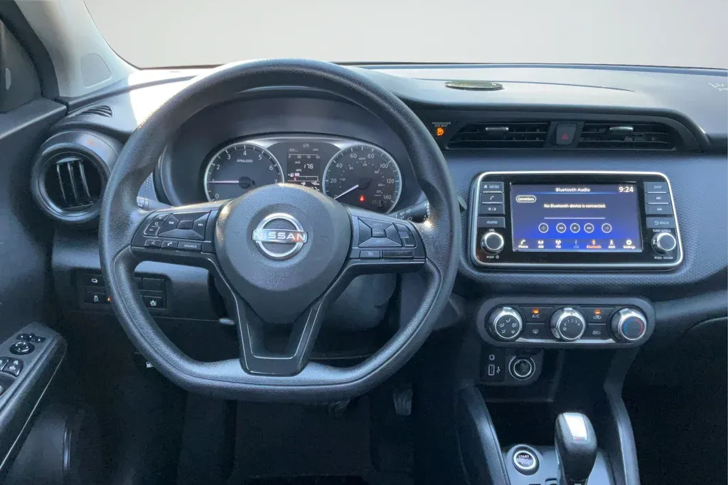 2025 Nissan Kicks Play S thumbnail 13