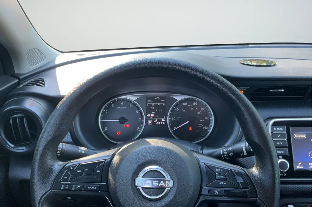 2025 Nissan Kicks Play S thumbnail 14