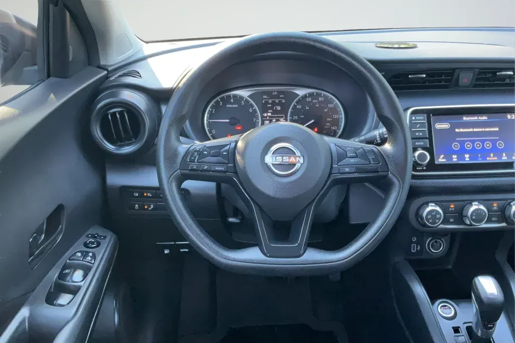 2025 Nissan Kicks Play S thumbnail 15