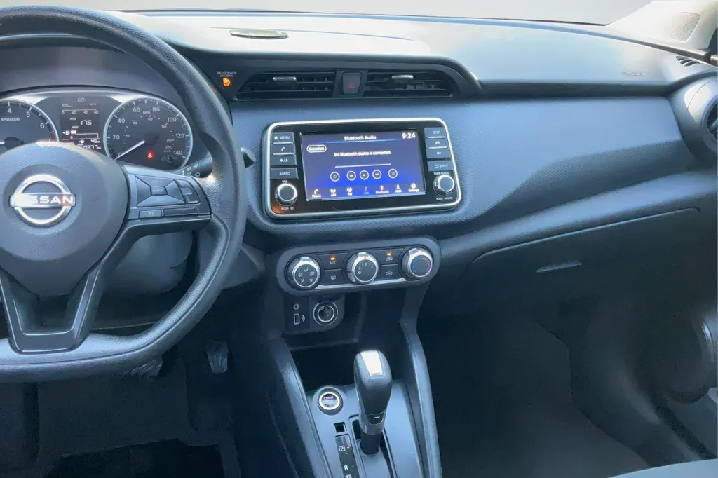 2025 Nissan Kicks Play S thumbnail 16