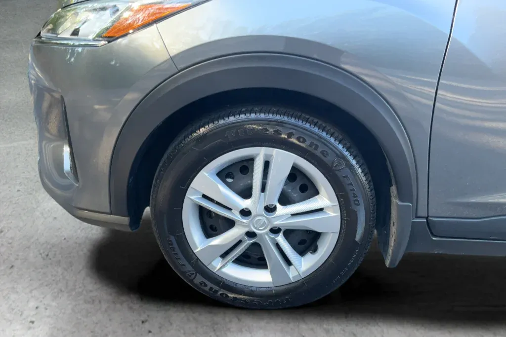 2025 Nissan Kicks Play S thumbnail 24