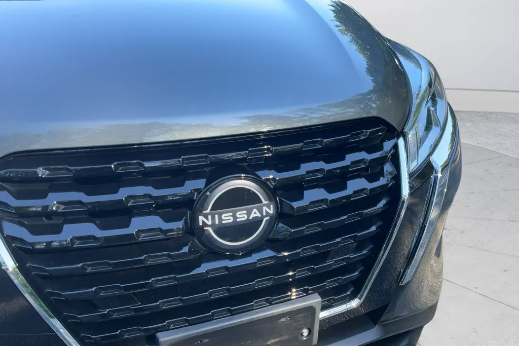 2025 Nissan Kicks Play S thumbnail 28